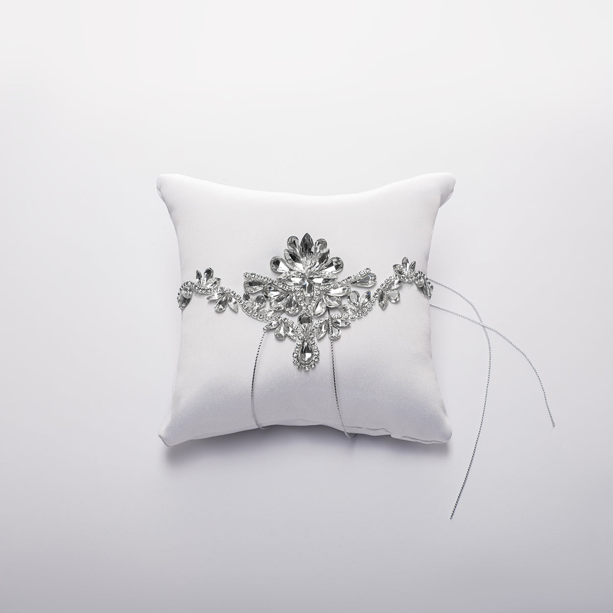 White linen ring bearer pillow personalized with embroidered monogrammed crest jfyBride high quality Style 5203