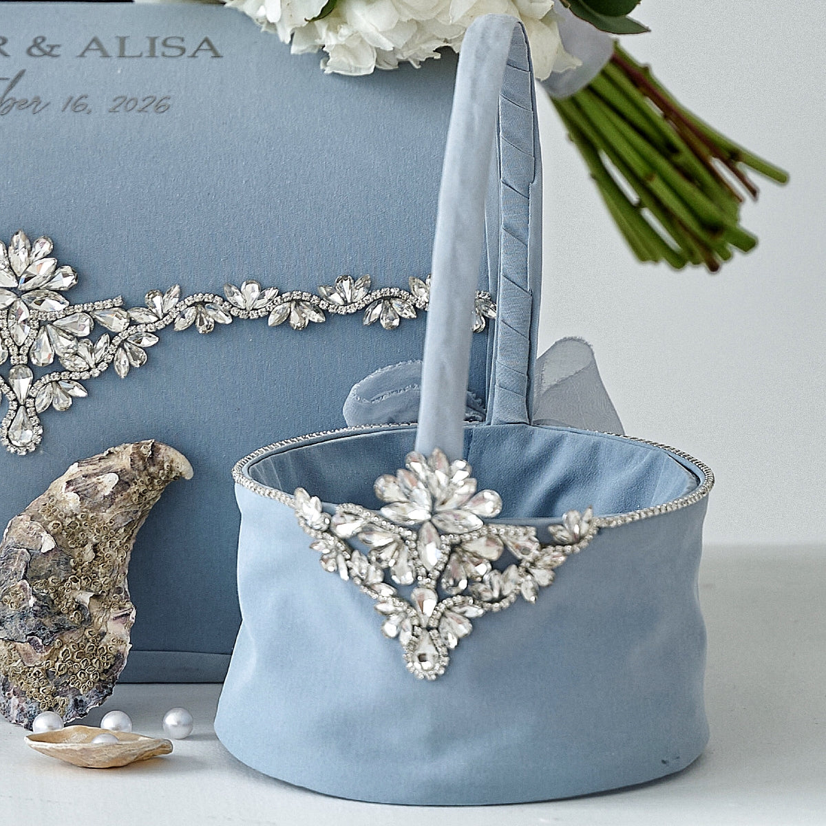 Blumenmädchenkorb Dusty Blue Infinity Hochzeit