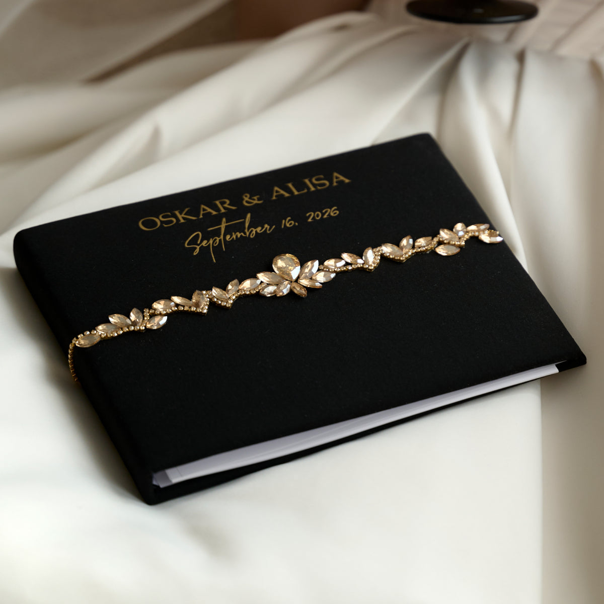 Wedding guest book and pen Sacrament Black
