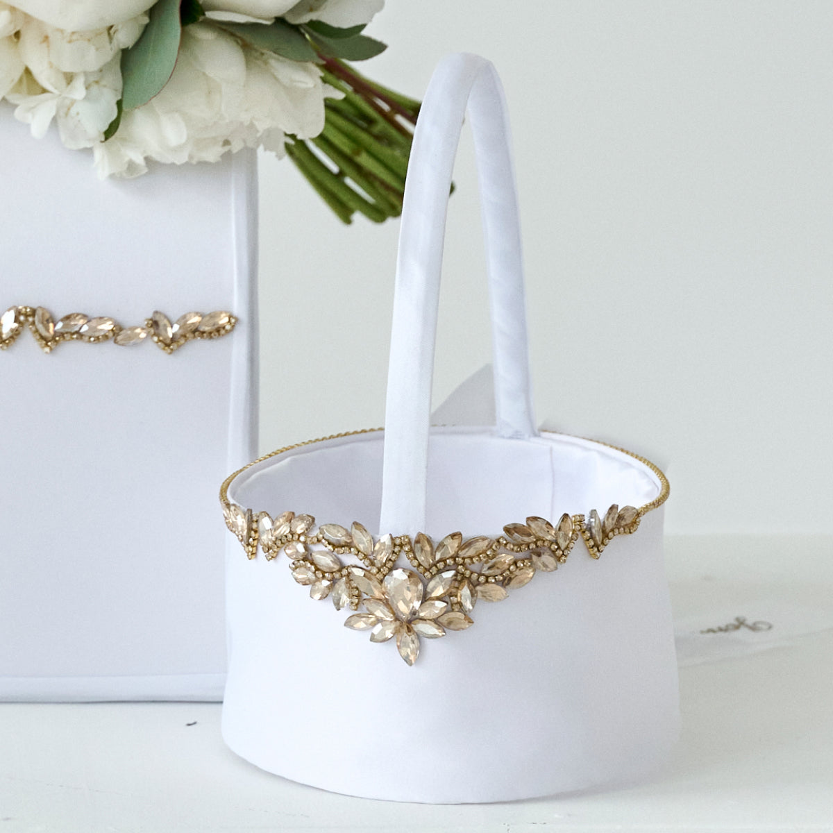 Flower basket White and gold Paradise wedding